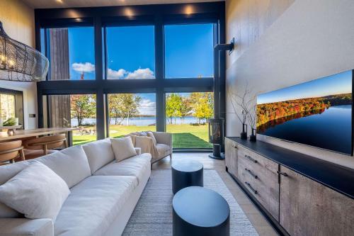 Private Spa & Direct Lake Access - Le Maka in Saint Romain (QC)
