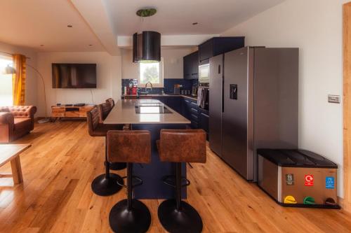 Luxurious 3 bdrm cottage by fairy pools 4 in Карбост