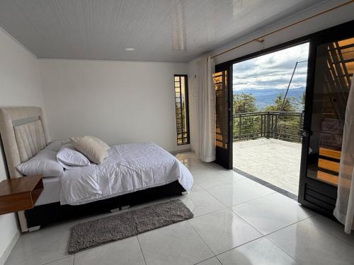 Villa El Encanto Casa campestre con fogata y vista in Tinjaca