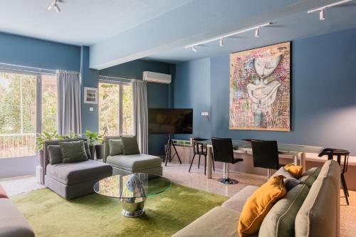 Central comfy artistic private balcony roof top access - CT3 - image 38