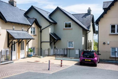 Footprints - gorgeous coastal apartment with sea views 2