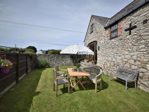 2 Bed in Mold oc-77603 gîte à louer Maes Mynan Mound