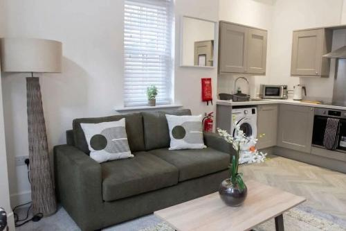 Modern & Bright 1 Bedroom Apartment in Holywell in 霍利韋爾