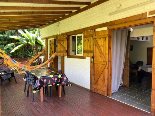 Instalações, Coconut Studio in Capesterre-Belle-Eau
