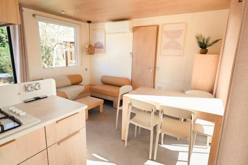 3 bedrooms, 5 beds