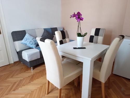 Little bay apartman