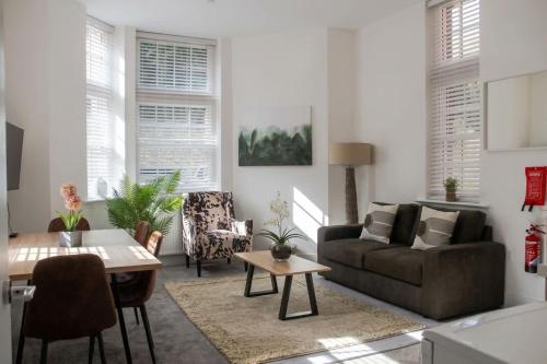 Modern & Bright 1 Bedroom Apartment in Holywell in 霍利韋爾