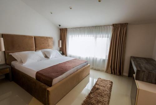 Hotel Crystal Light - image 5