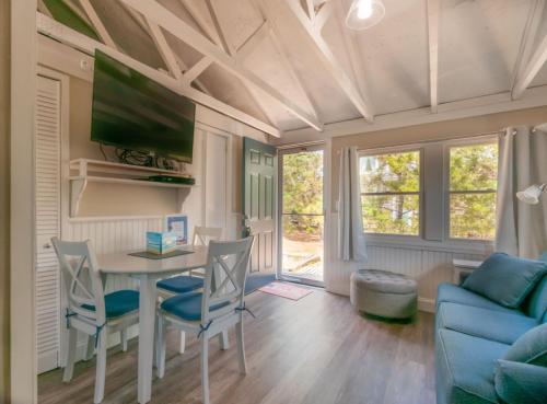 Cozy Marshfront Cottage Steps from the Beach - image 10