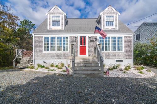 Quiet Cape Cottage—Deck Firepit AC - image 12