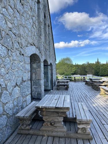 Viesnīcas āriene, Auberge du Mas de la Barque in Prevencheres ciems