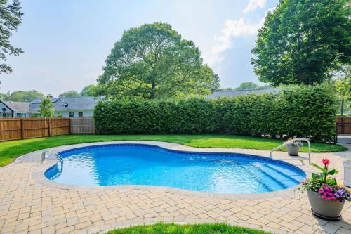 Family Tides: Private Retreat with Pool Hot Tub - West Hyannisport, MA