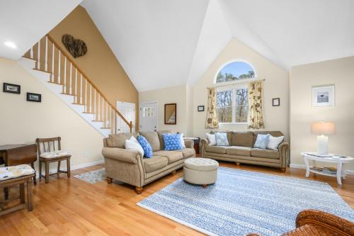 132 Hooppole Road Mashpee Indra Cottage in Mashpee, USA