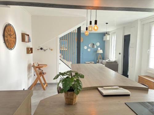Idéal famille - maison à 200 m de la plage avec jardinet - Linge inclus gîte à louer Lion-sur-Mer
