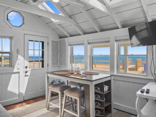 Beachfront Escape in Dennis Port - image 12