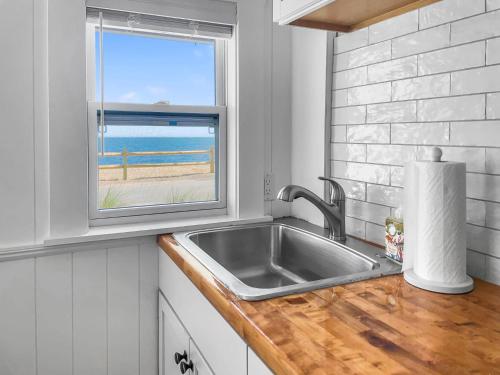 Beachfront Escape in Dennis Port - image 6