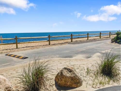 Beachfront Escape in Dennis Port - image 10
