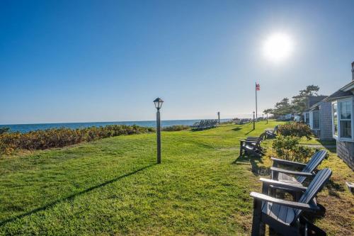 Ocean Breezes Await at The Paradise On the Sound