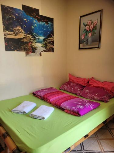 1 king bed, 1 sofa bed