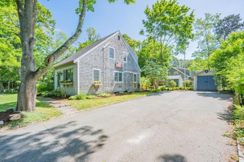 Cape Cod Haven: Cozy Home Near Gray's Beach in Yarmouth Port (MA)