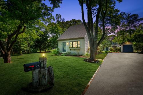 Cape Cod Haven: Cozy Home Near Gray's Beach in Yarmouth Port (MA)