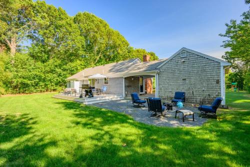 Charming Cape Escape Near Beaches Dining in Yarmouth Port (MA)