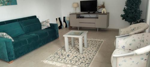 Maison calme avec jardin in Sakiet Ezzit