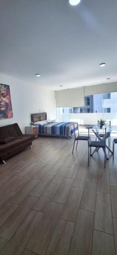 62 CENTRICO MONOAMBIENTE EQUIPADO Amplio y funcional!