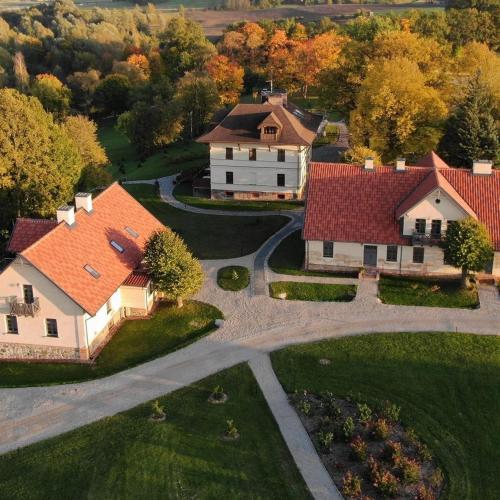 . Mazmežotnes muiža