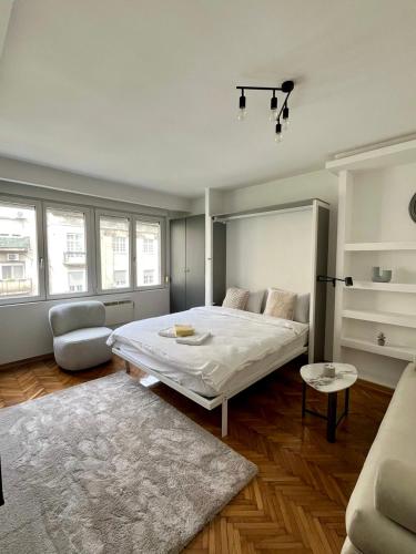 White City Nest