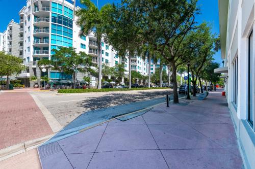Restaurante, 101 Wave Apartment in Fisher Island