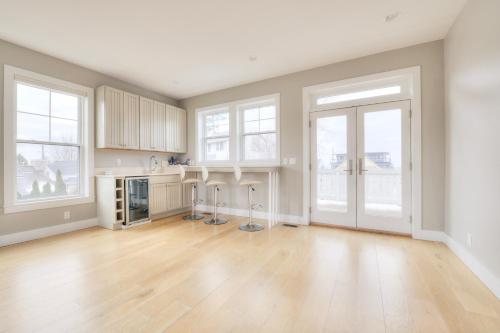 New Listing! 4 Bedroom Home on North Beach! - image 7