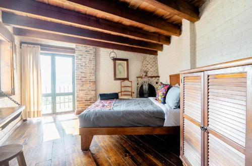 2 bedrooms, 4 beds