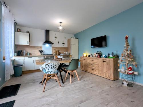 . Gîte moderne et cosy, activités variées - FR-1-585-187