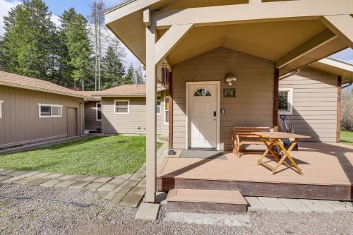 Columbia Falls Private Retreat with Pool Table! - image 42