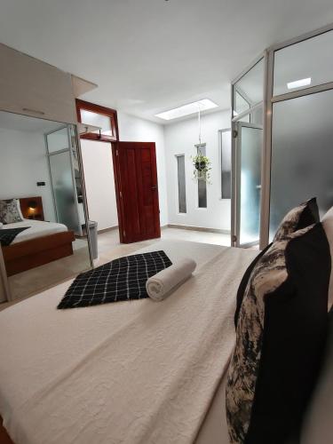 Bathroom, Crystal Apartments in Malindi