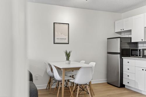 The Moose Lodge - Modern Condo in Collingwood in 柯林武德 (ON)