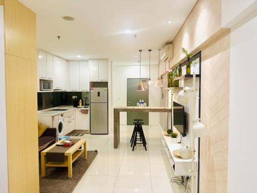 Mercu Summer Suites Twin Towers Walk Residences - image 12