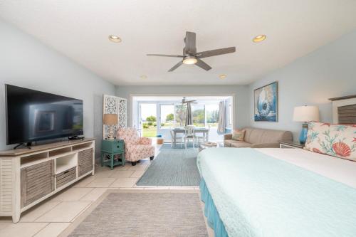 Crystal Cove Beach View Ground Fl Sapphire Beach in Red Hook