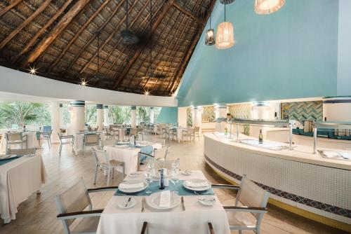 Restorāns, Occidental at Xcaret Destination - All Inclusive Resort in Los Dos Compadres