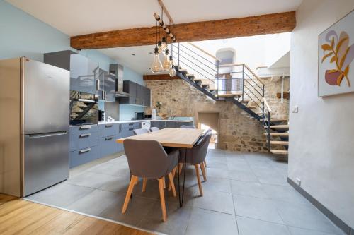 Maison de Village avec Piscine et Terrasse in Livron-sur-Drome