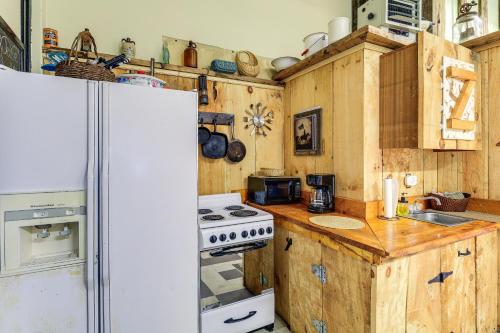 Family ATV Adventure Hub! Renovated Rental in Gary in Welča (WV)