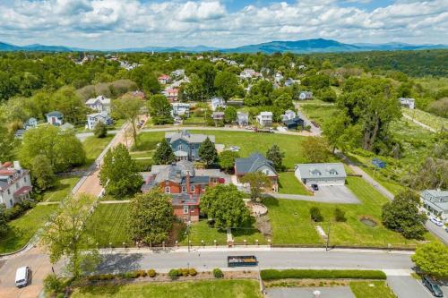 The Long Run - 2 CA King Sized Beds+ - Sleeps 8-10 in Lynchburg, USA