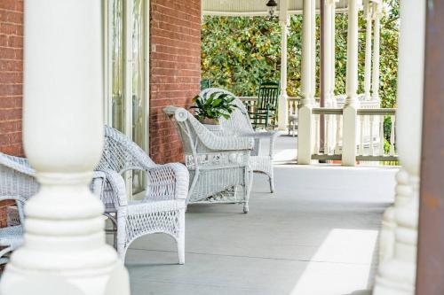 The Long Run - 2 CA King Sized Beds+ - Sleeps 8-10 in Lynchburg, USA