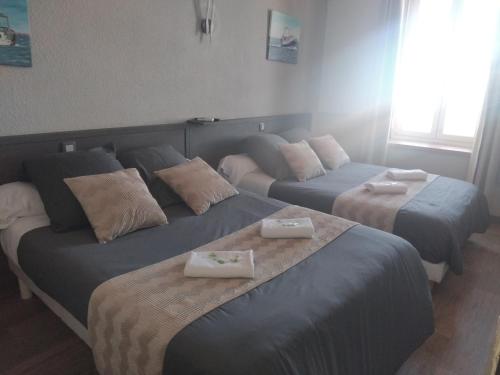 Chambre quadruple, vue sur la mer