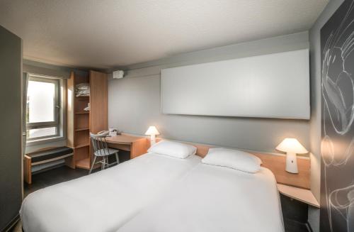 2 double beds