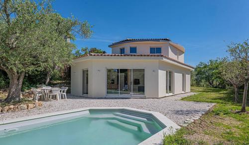 Villa bioclimatique pour 8, piscine, au calme
