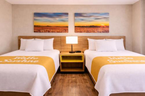 Days Inn & Suites by Wyndham Greater Tomball - image 12