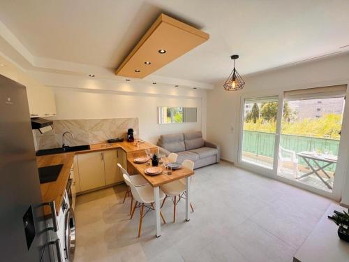 New 2-room, Comfort, 2 min beach, Air conditioning, Wifi, Terrace