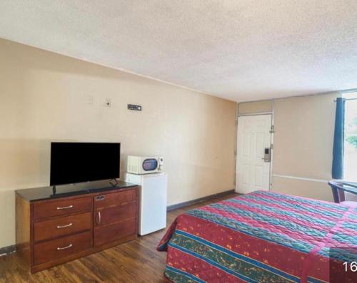 Vienna Travel Inn - image 10
